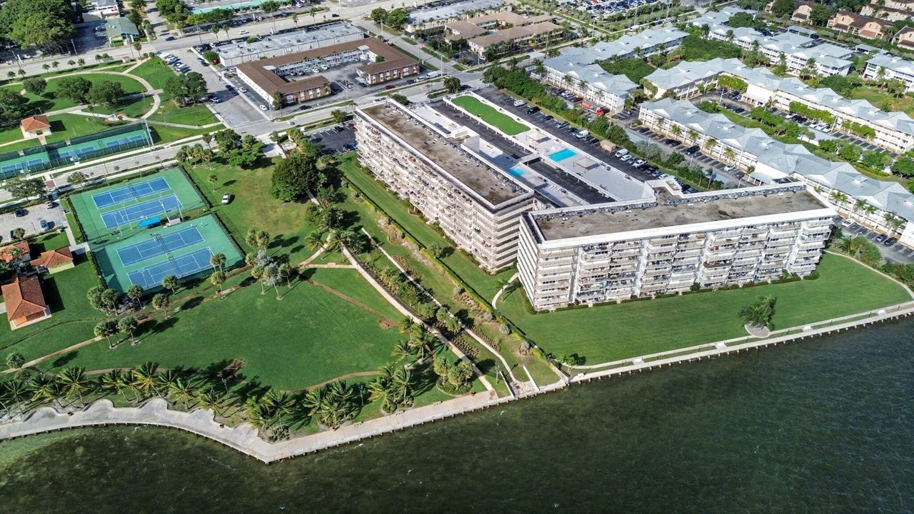 For Rent: $2,800 (2 beds, 2 baths, 1440 Square Feet)