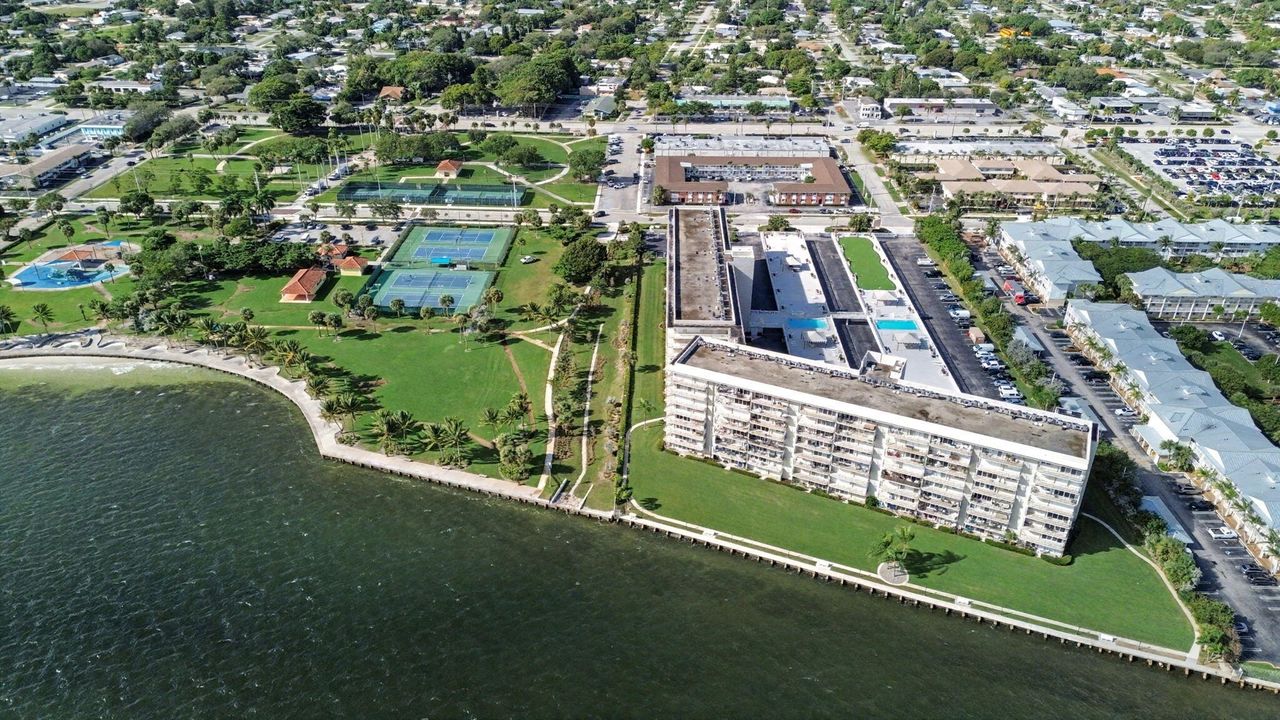 For Rent: $2,800 (2 beds, 2 baths, 1440 Square Feet)