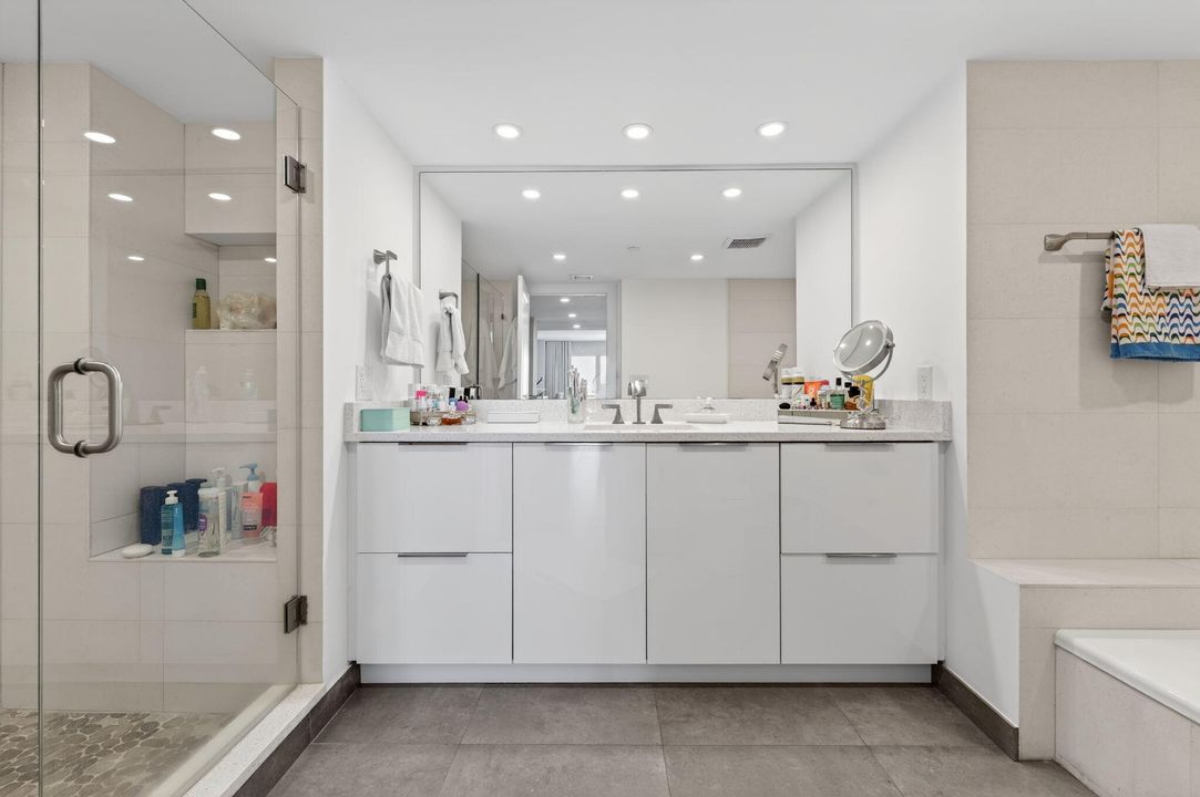 В аренду: $8,000 (2 спален, 2 ванн, 1915 Квадратных фут)