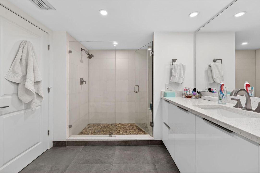 В аренду: $8,000 (2 спален, 2 ванн, 1915 Квадратных фут)