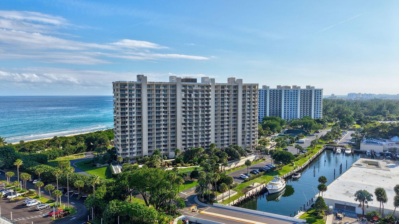 В аренду: $8,000 (2 спален, 2 ванн, 1915 Квадратных фут)