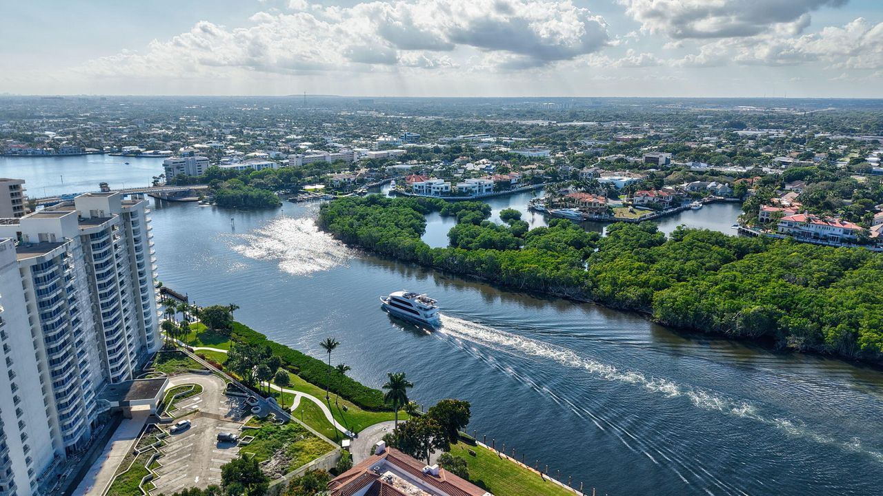 В аренду: $8,000 (2 спален, 2 ванн, 1915 Квадратных фут)