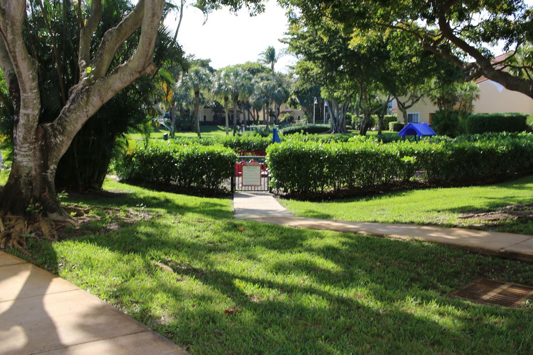 For Rent: $2,400 (2 beds, 2 baths, 1030 Square Feet)