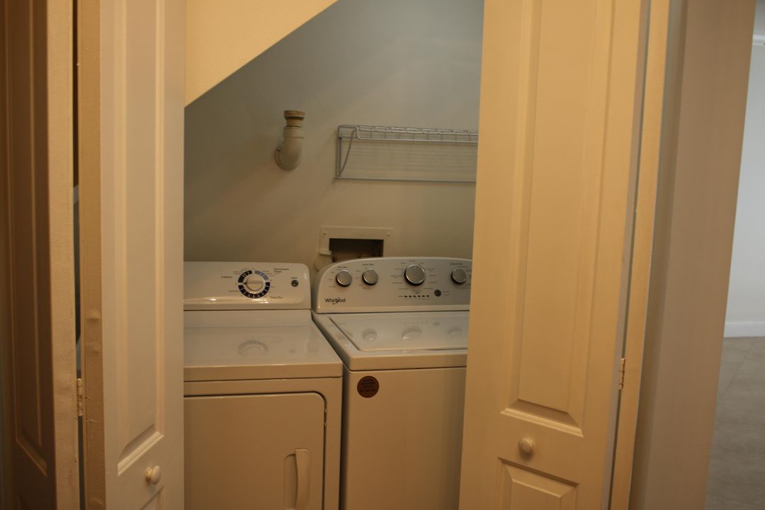 For Rent: $2,400 (2 beds, 2 baths, 1030 Square Feet)