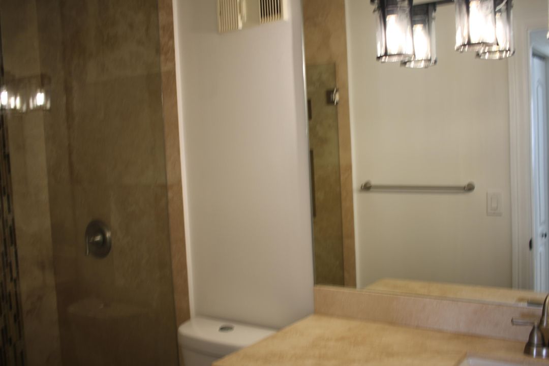 For Rent: $2,400 (2 beds, 2 baths, 1030 Square Feet)