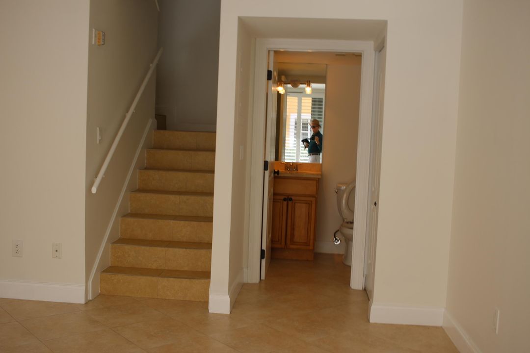 For Rent: $2,400 (2 beds, 2 baths, 1030 Square Feet)