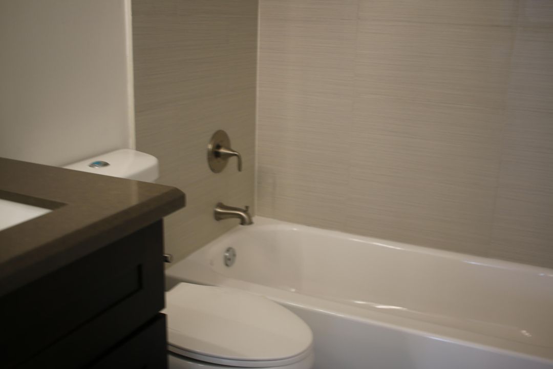 For Rent: $2,400 (2 beds, 2 baths, 1030 Square Feet)