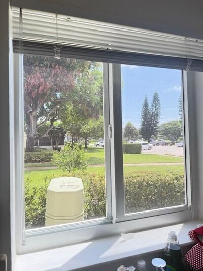 For Sale: $82,000 (1 beds, 1 baths, 684 Square Feet)