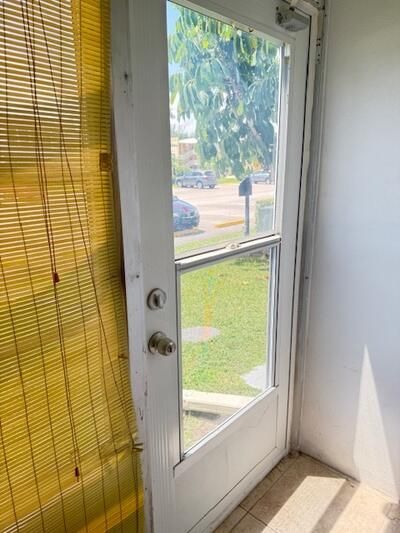 For Sale: $82,000 (1 beds, 1 baths, 684 Square Feet)