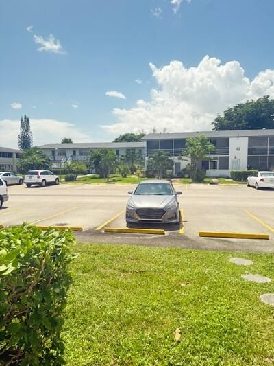 For Sale: $82,000 (1 beds, 1 baths, 684 Square Feet)