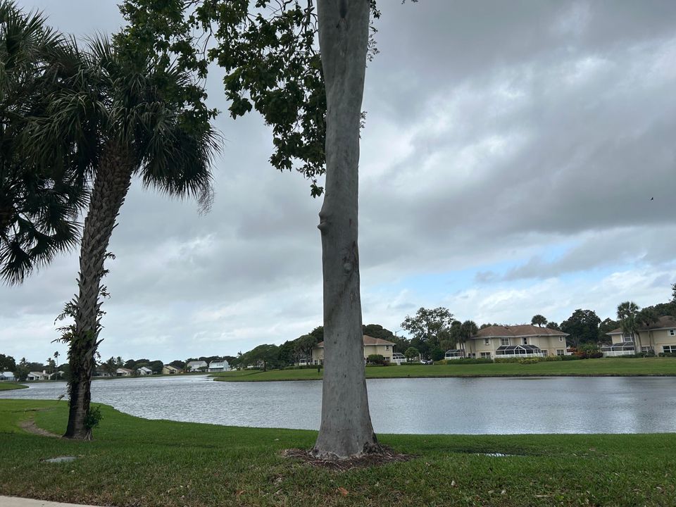 For Sale: $359,000 (2 beds, 2 baths, 1374 Square Feet)