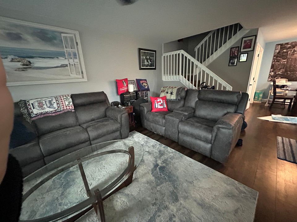 For Sale: $359,000 (2 beds, 2 baths, 1374 Square Feet)