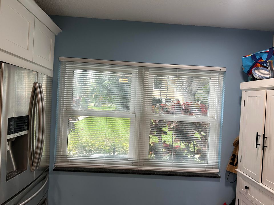 For Sale: $359,000 (2 beds, 2 baths, 1374 Square Feet)