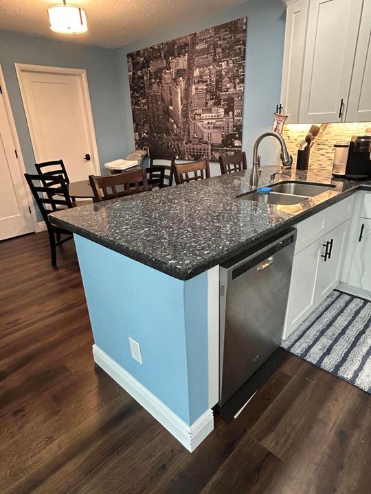 For Sale: $359,000 (2 beds, 2 baths, 1374 Square Feet)