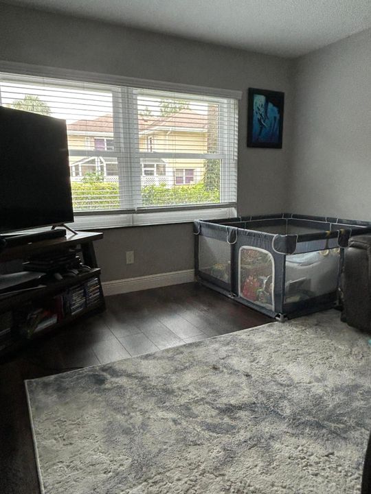 For Sale: $359,000 (2 beds, 2 baths, 1374 Square Feet)