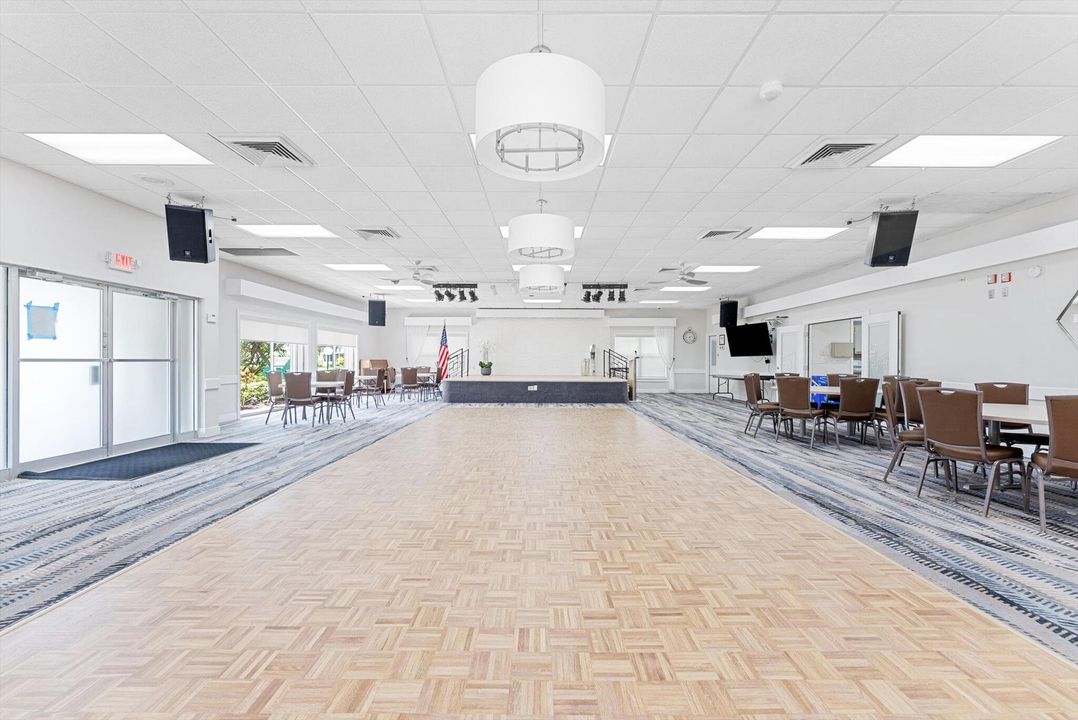 На продажу: $279,000 (2 спален, 2 ванн, 1470 Квадратных фут)