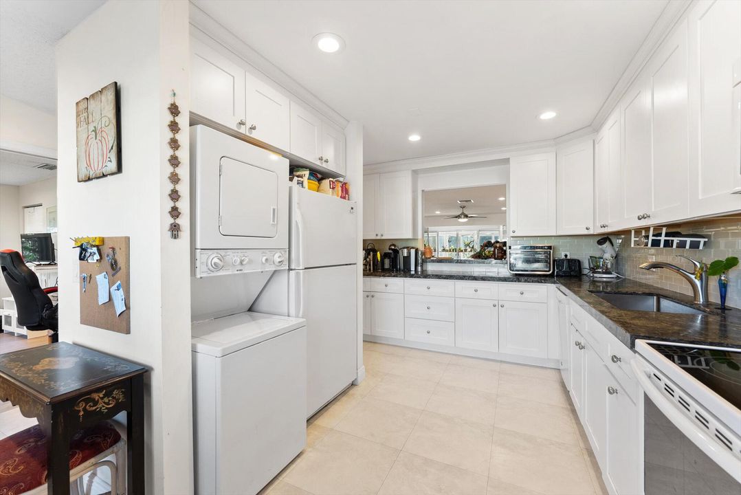 На продажу: $279,000 (2 спален, 2 ванн, 1470 Квадратных фут)