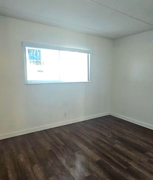 В аренду: $1,750 (2 спален, 1 ванн, 825 Квадратных фут)