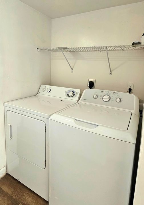 В аренду: $1,750 (2 спален, 1 ванн, 825 Квадратных фут)