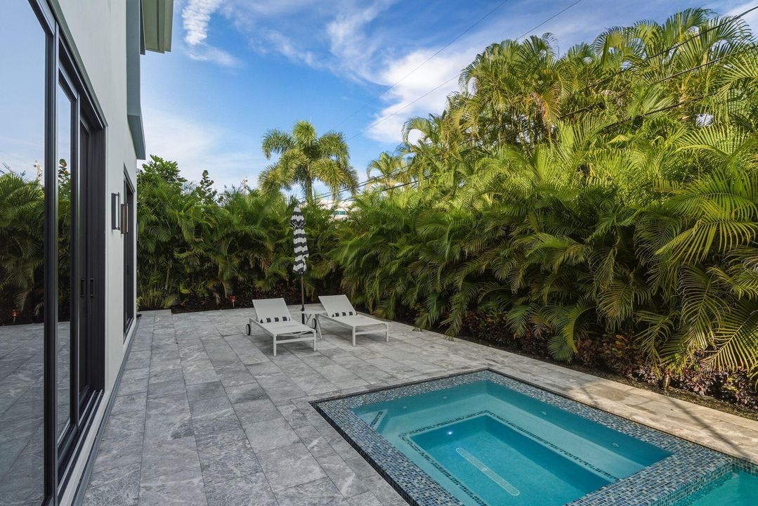 待售: $5,690,000 (5 贝兹, 5 浴室, 4772 平方英尺)