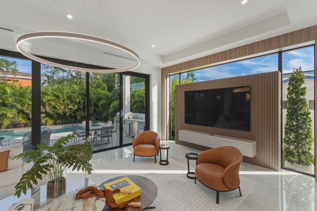 待售: $5,690,000 (5 贝兹, 5 浴室, 4772 平方英尺)