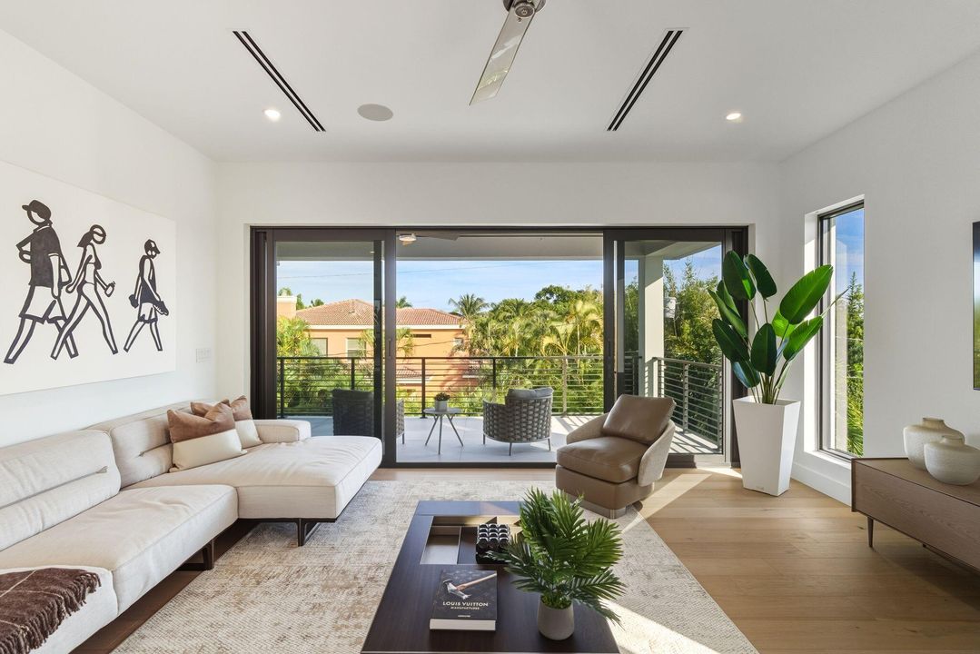 待售: $5,690,000 (5 贝兹, 5 浴室, 4772 平方英尺)