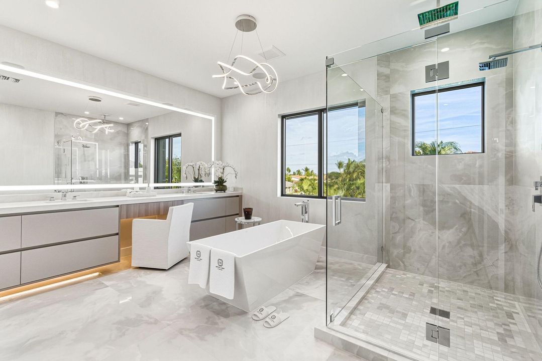 待售: $5,690,000 (5 贝兹, 5 浴室, 4772 平方英尺)