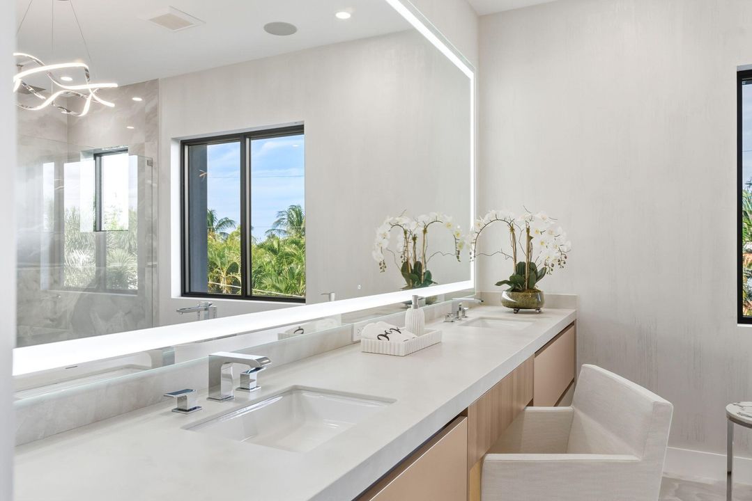 待售: $5,690,000 (5 贝兹, 5 浴室, 4772 平方英尺)