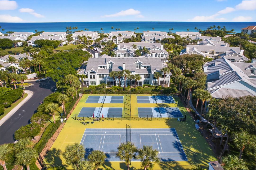 На продажу: $759,900 (3 спален, 3 ванн, 1897 Квадратных фут)