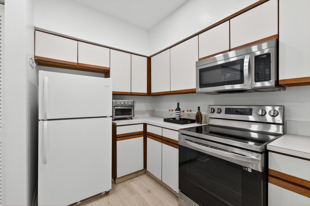 На продажу: $759,900 (3 спален, 3 ванн, 1897 Квадратных фут)