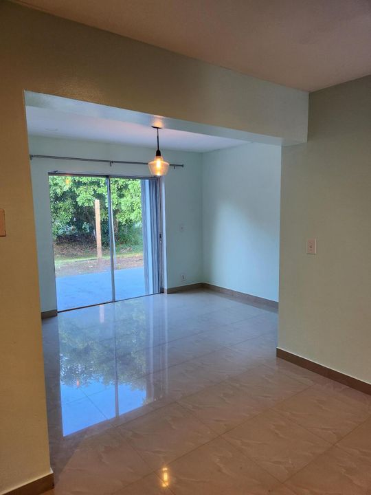 出租: $2,700 (3 贝兹, 2 浴室, 1336 平方英尺)