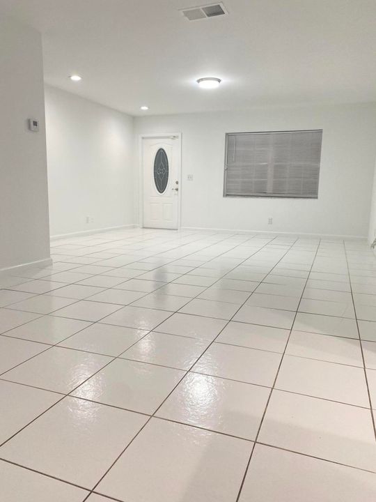 En Renta: $3,650 (3 camas, 2 baños, 1106 Pies cuadrados)