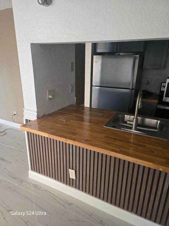 For Rent: $2,000 (2 beds, 2 baths, 900 Square Feet)