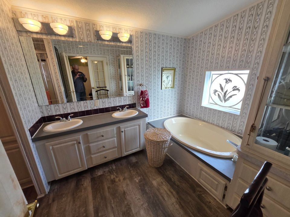 For Sale: $219,000 (2 beds, 2 baths, 1591 Square Feet)