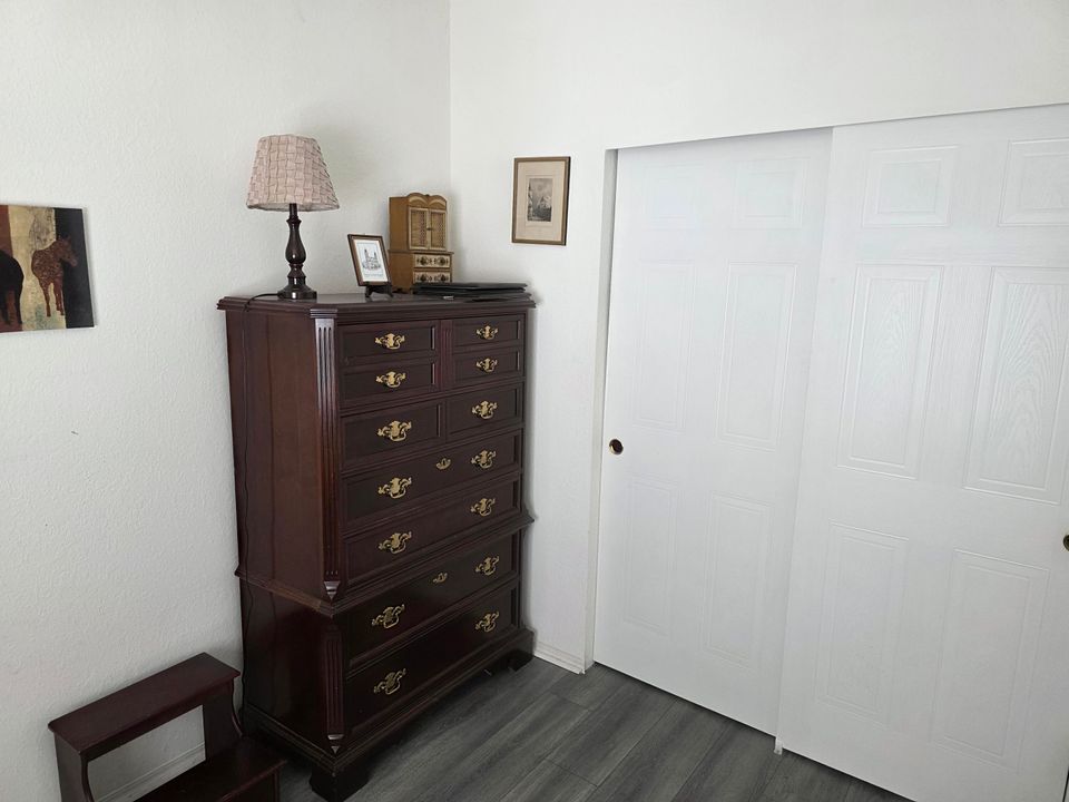 For Sale: $219,000 (2 beds, 2 baths, 1591 Square Feet)