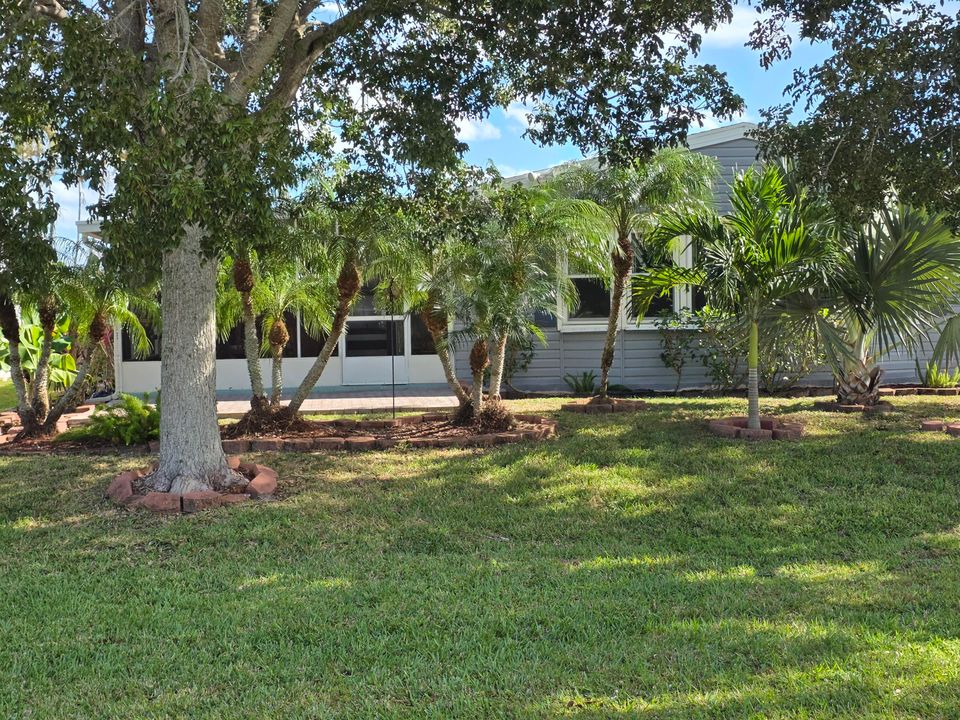 For Sale: $219,000 (2 beds, 2 baths, 1591 Square Feet)