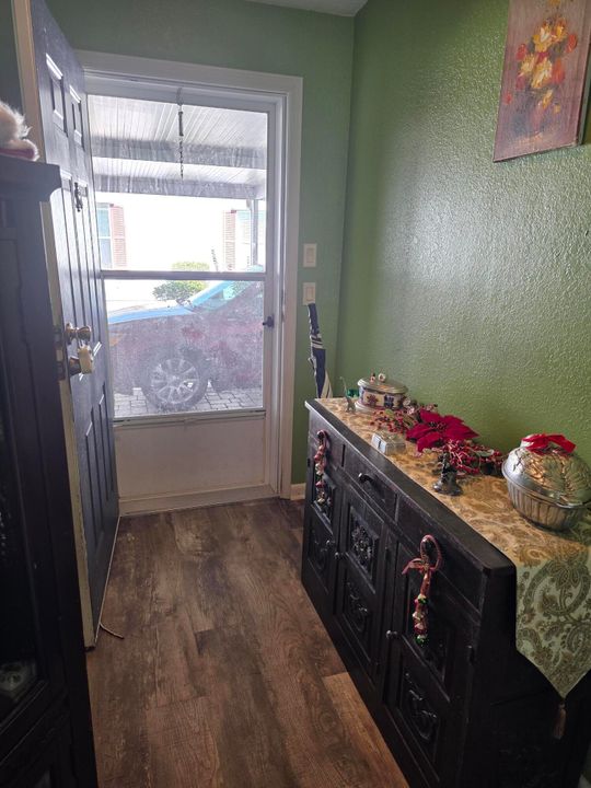 For Sale: $219,000 (2 beds, 2 baths, 1591 Square Feet)