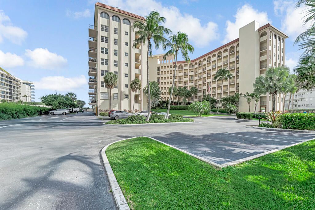 待售: $290,000 (1 贝兹, 1 浴室, 891 平方英尺)