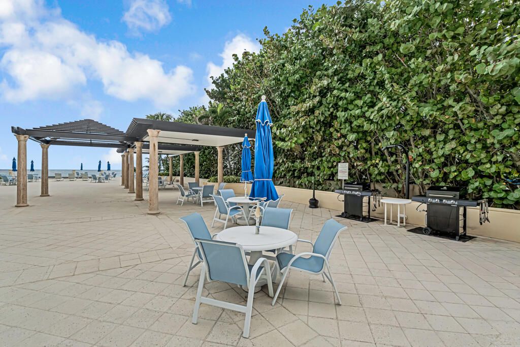 待售: $290,000 (1 贝兹, 1 浴室, 891 平方英尺)