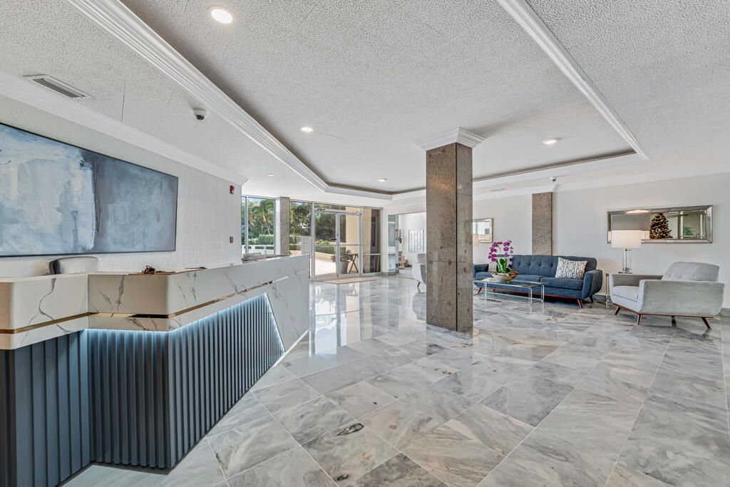 待售: $290,000 (1 贝兹, 1 浴室, 891 平方英尺)