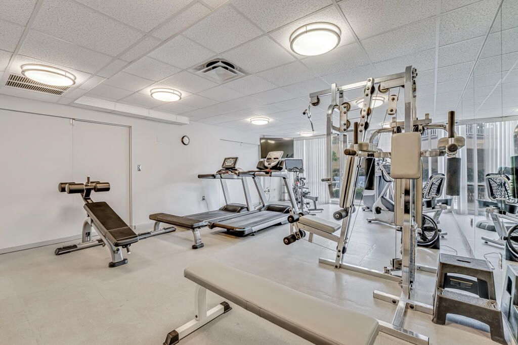 待售: $290,000 (1 贝兹, 1 浴室, 891 平方英尺)