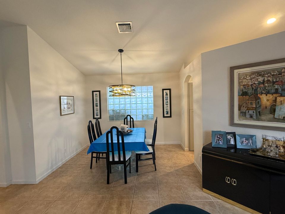 For Sale: $599,900 (3 beds, 3 baths, 2130 Square Feet)