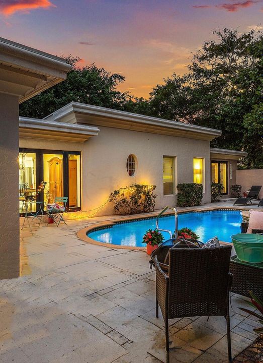 待售: $2,300,000 (3 贝兹, 3 浴室, 2694 平方英尺)