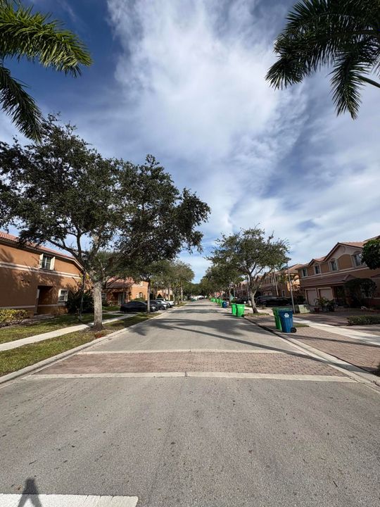 В аренду: $3,150 (3 спален, 2 ванн, 1887 Квадратных фут)