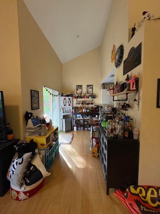 В аренду: $3,150 (3 спален, 2 ванн, 1887 Квадратных фут)