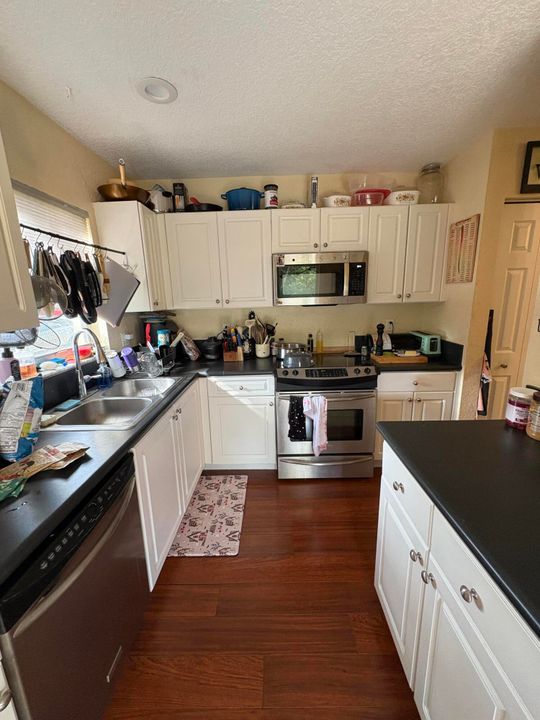 В аренду: $3,150 (3 спален, 2 ванн, 1887 Квадратных фут)