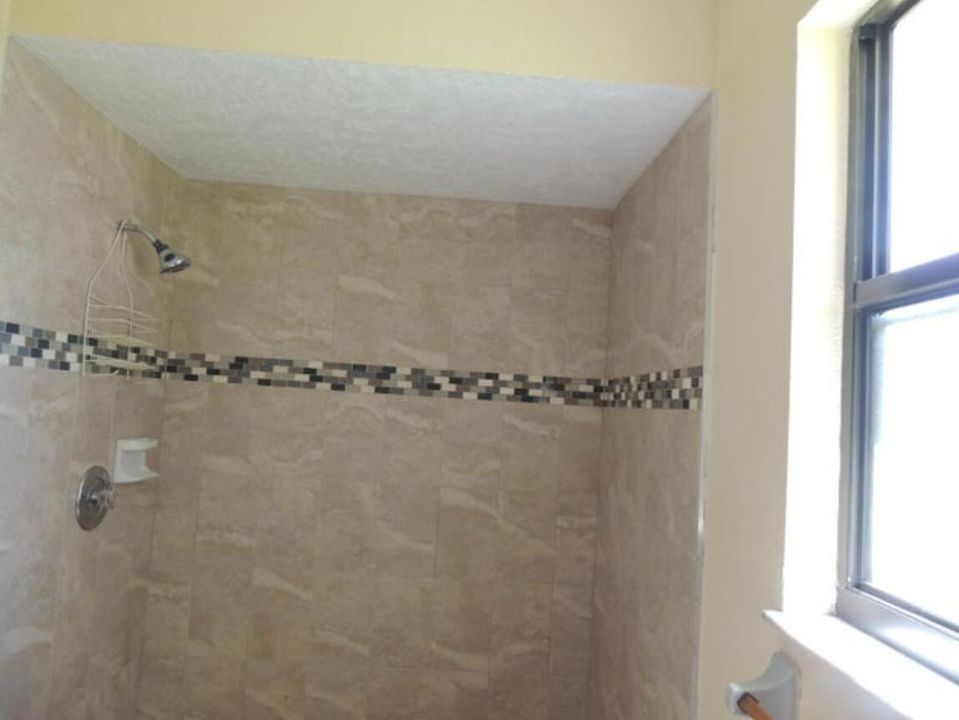 For Rent: $1,995 (3 beds, 2 baths, 1368 Square Feet)