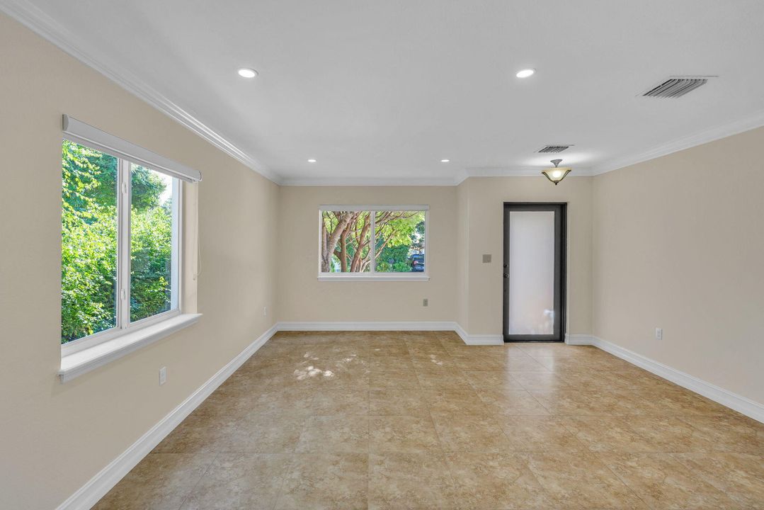 На продажу: $899,000 (3 спален, 3 ванн, 1760 Квадратных фут)