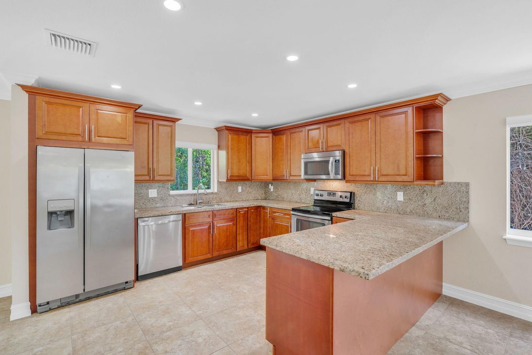 На продажу: $899,000 (3 спален, 3 ванн, 1760 Квадратных фут)