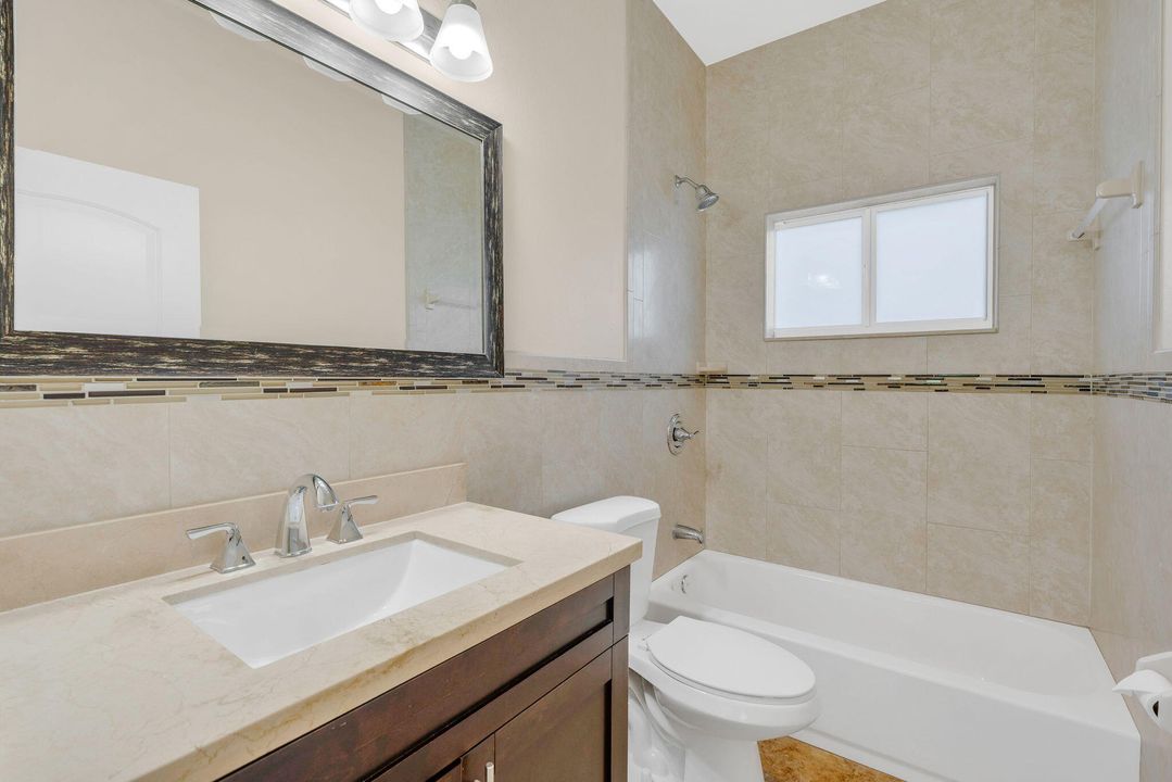 На продажу: $899,000 (3 спален, 3 ванн, 1760 Квадратных фут)